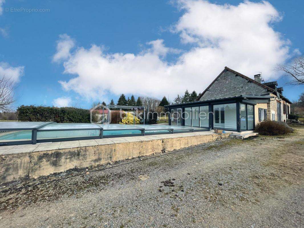 Maison à SAINT-HILAIRE-LES-PLACES