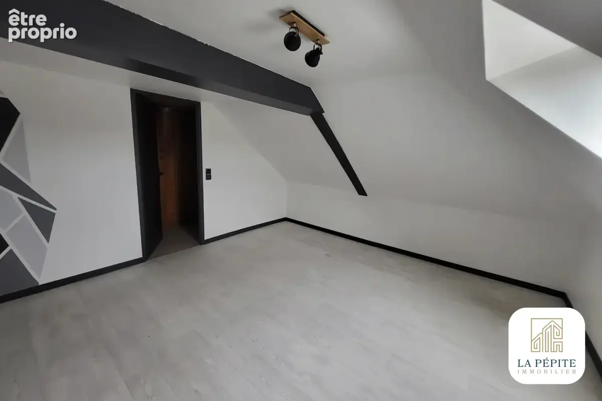 Maison semi-individuelle rénovée - 108,8 m2 - 3 chambres - Terrain, garages et dépendances - photo 23