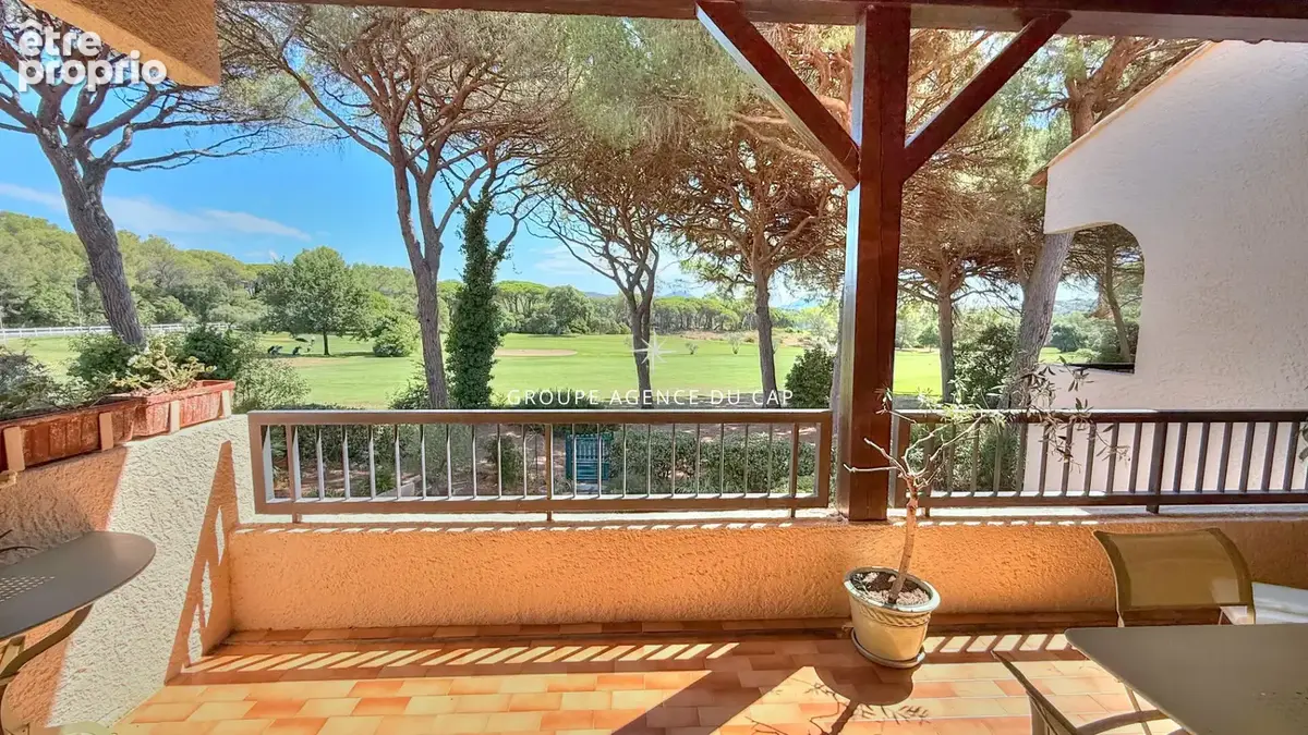Valescure les golfs bel appartement 4 pieces de 95 m2 en dernier etage avec garage - photo 11