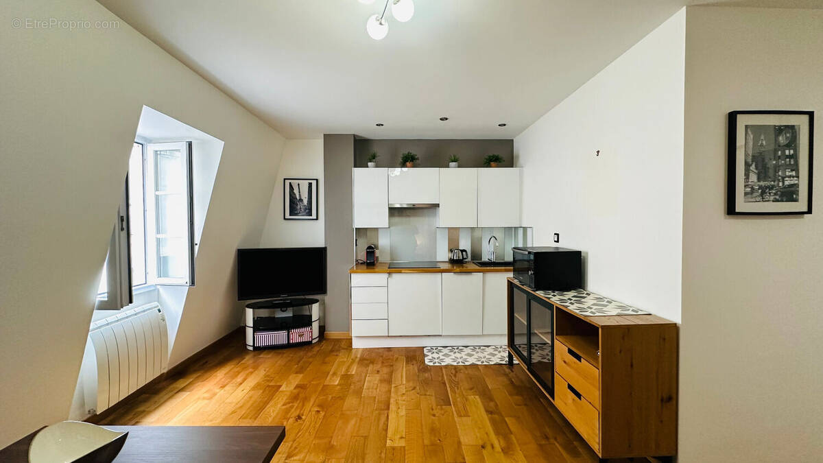 Appartement à PARIS-7E