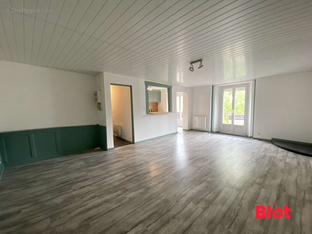 Appartement à SAINT-MEEN-LE-GRAND
