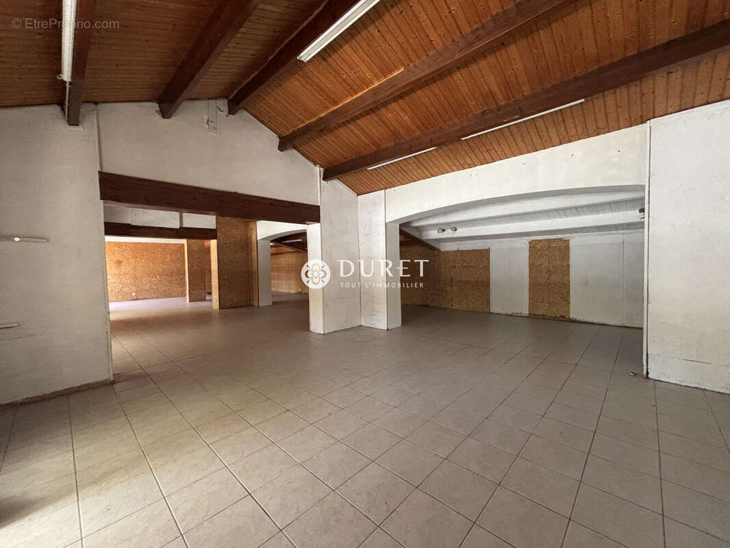 Commerce 200 m² à Saint-Jean-De-Monts  - photo 2