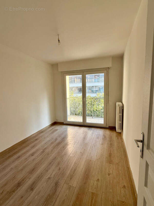 Appartement à MARSEILLE-3E