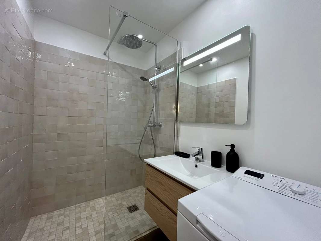 Commerce à PARIS-17E