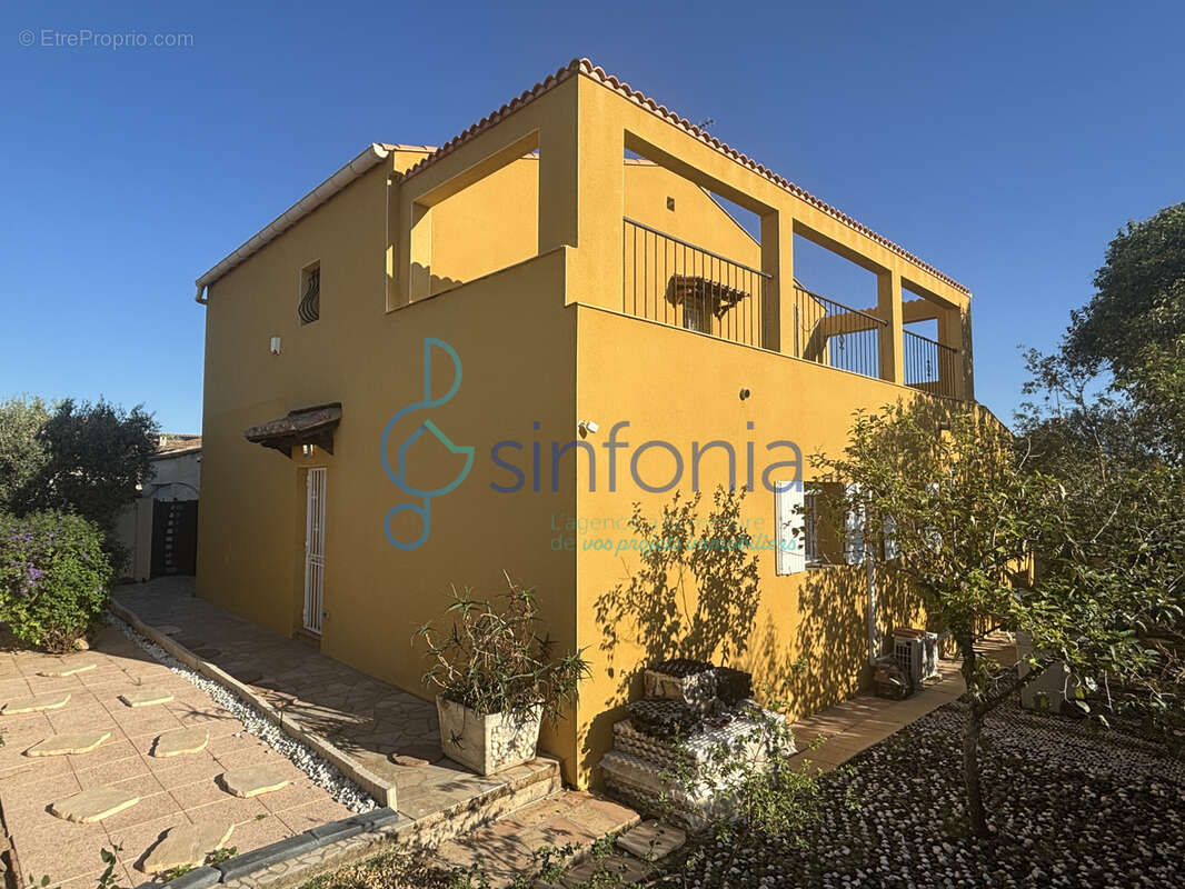 Maison à GALLARGUES-LE-MONTUEUX