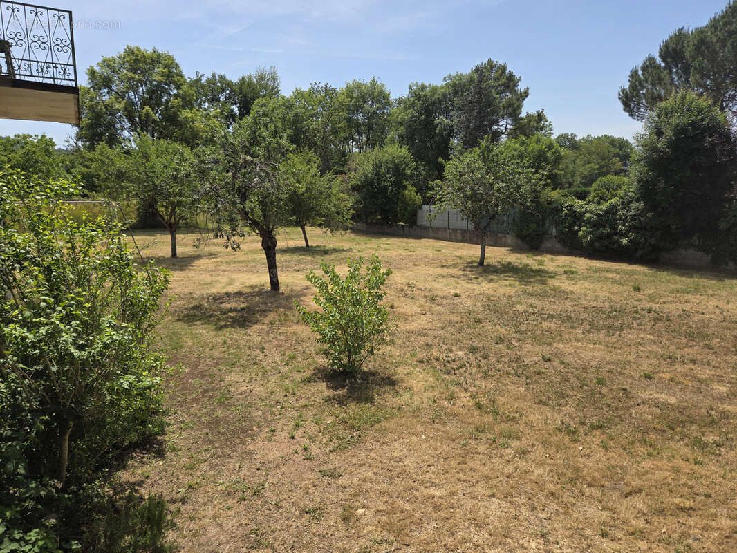 Maison traditionnelle composée de 3 logements avec grand jardin - photo 12