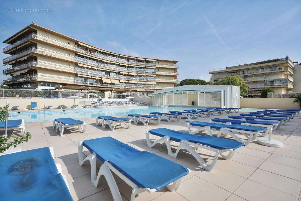 Appartement à SAINT-LAURENT-DU-VAR