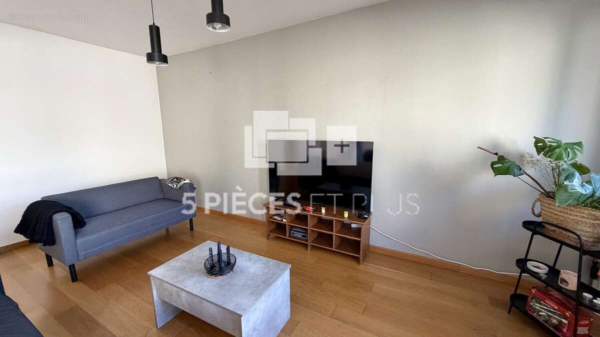 Appartement à SURESNES