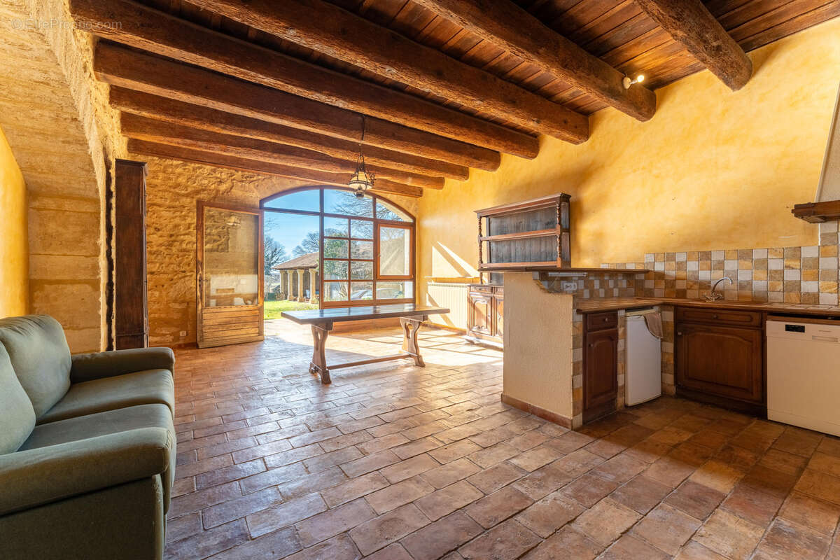 Maison à BELLEGARDE