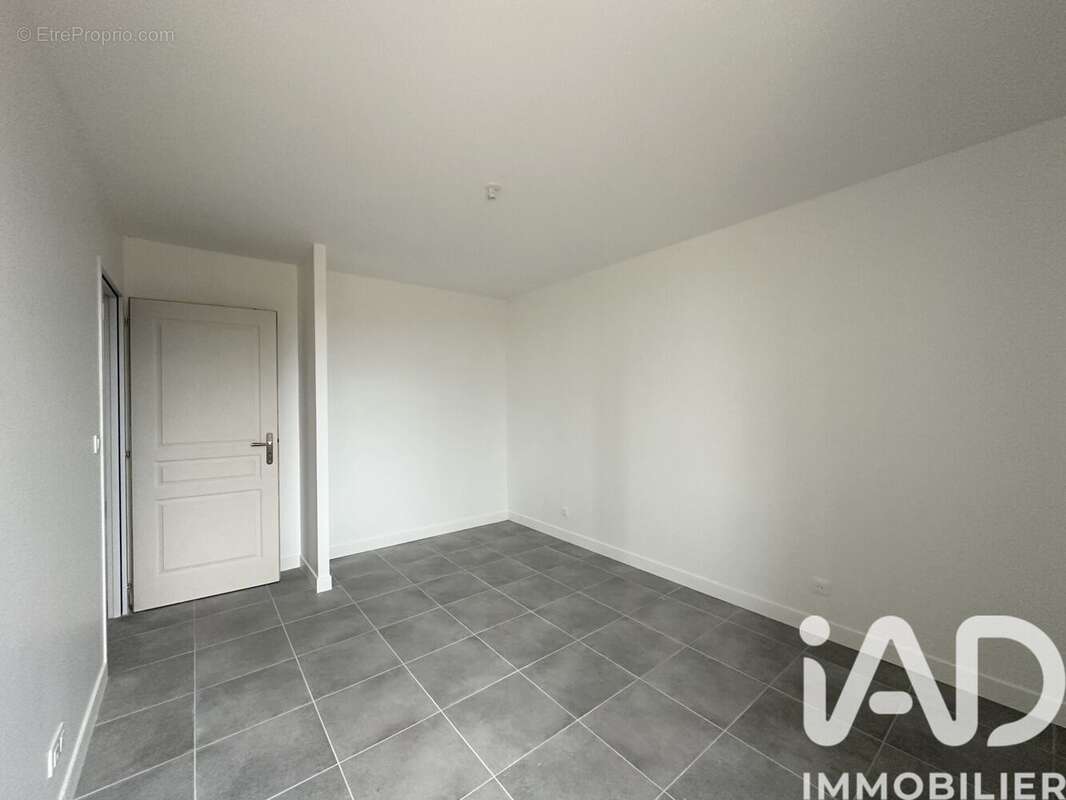 Maison 191 m² à Faleyras  - photo 6