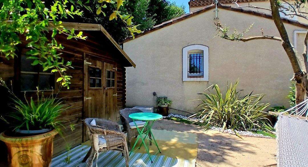 Agréable villa avec 4 chambres et 3 salles et piscine chauffée. - photo 6