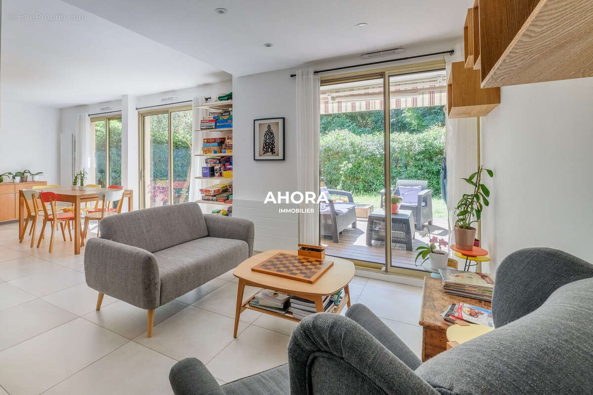 Appartement à MARSEILLE-9E