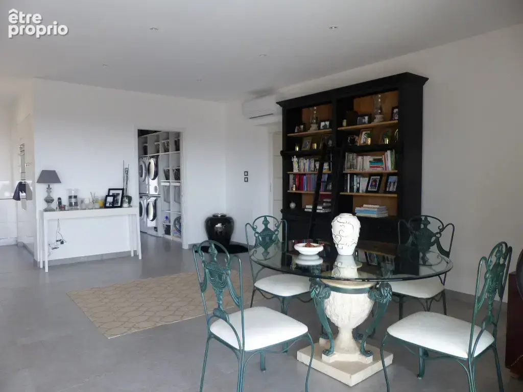 Villa Afa  contemporaine 6 pièce(s) 232 m2 F4+F2 avec piscine - photo 12