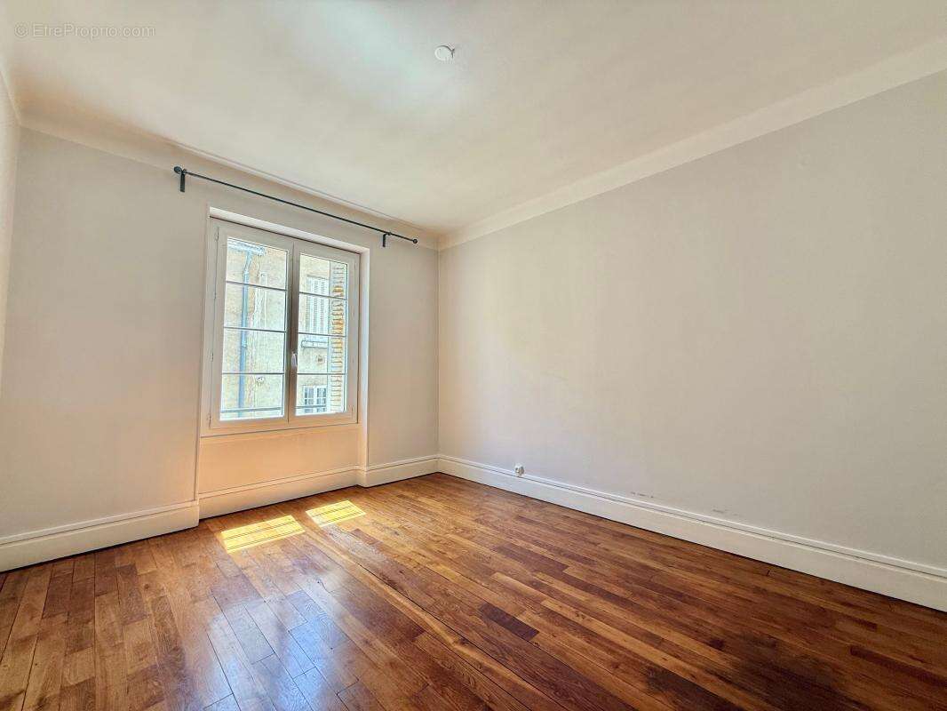 Appartement T3 avec cave et grenier, propre, stationnement aisé - photo 9