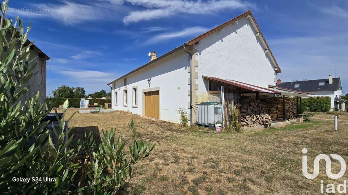 Photo 2 - Maison à SAINT-GEORGES-DE-POISIEUX