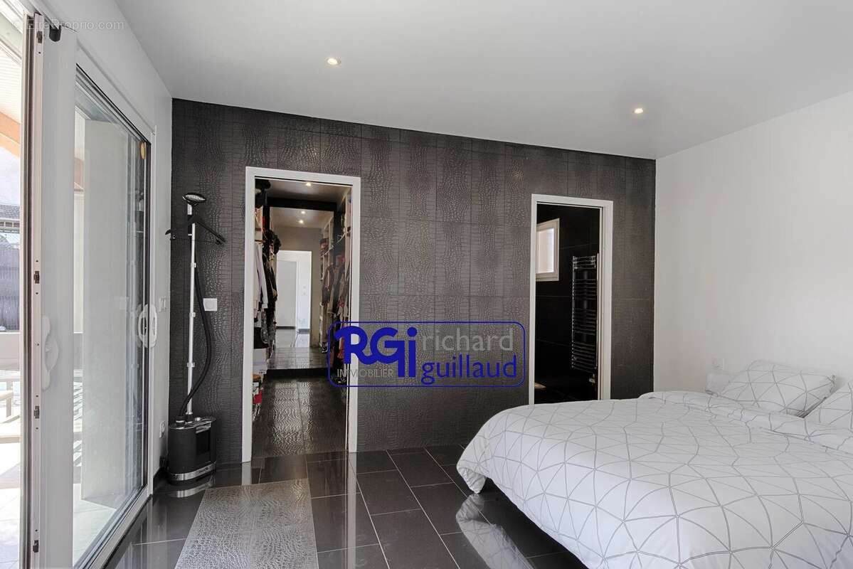 Maison à LA TOUR-DU-PIN