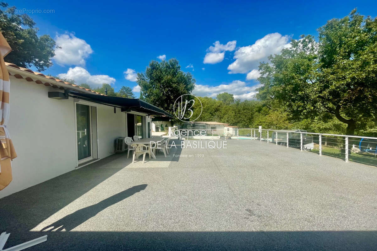 Maison à SAINT-MAXIMIN-LA-SAINTE-BAUME