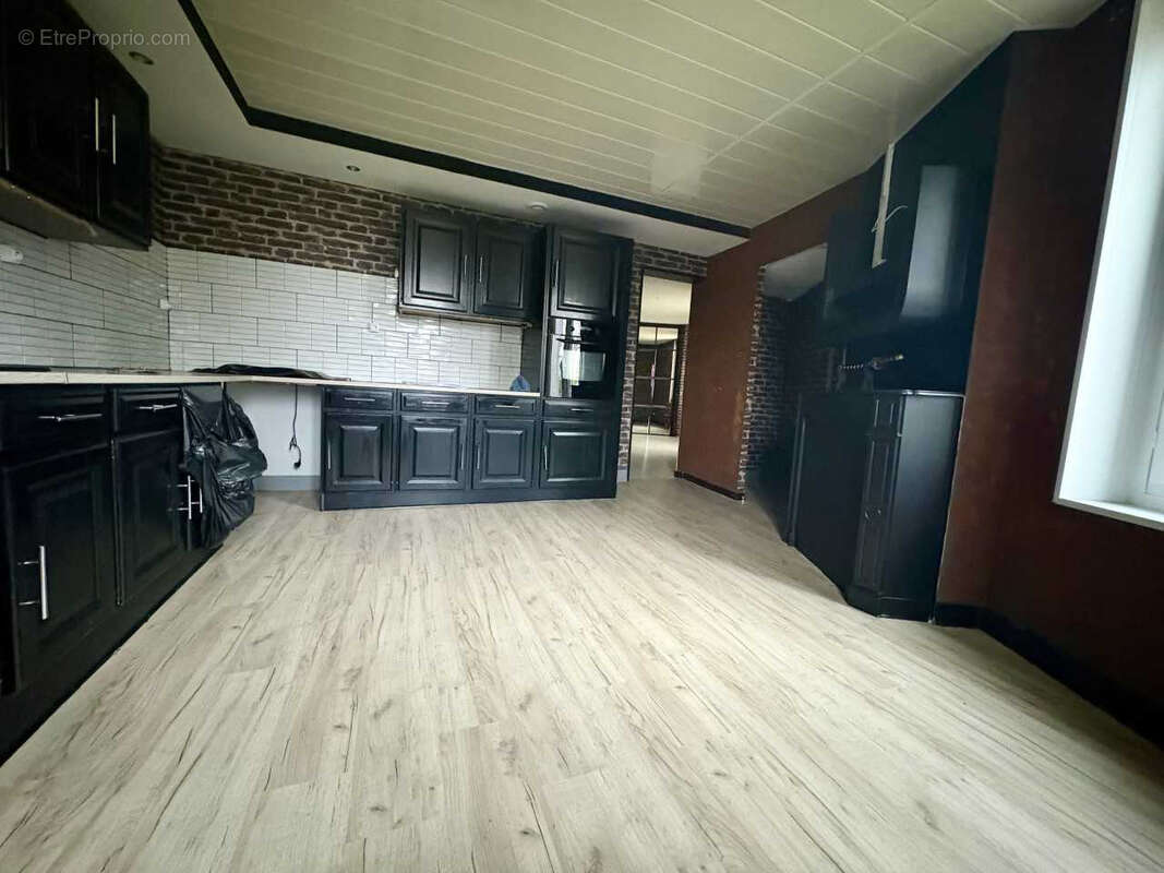 Maison à SAINS-RICHAUMONT