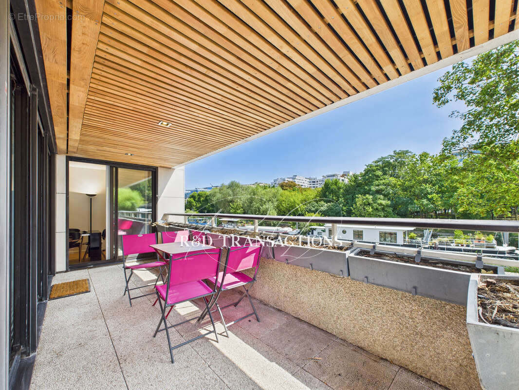 Appartement à NEUILLY-SUR-SEINE
