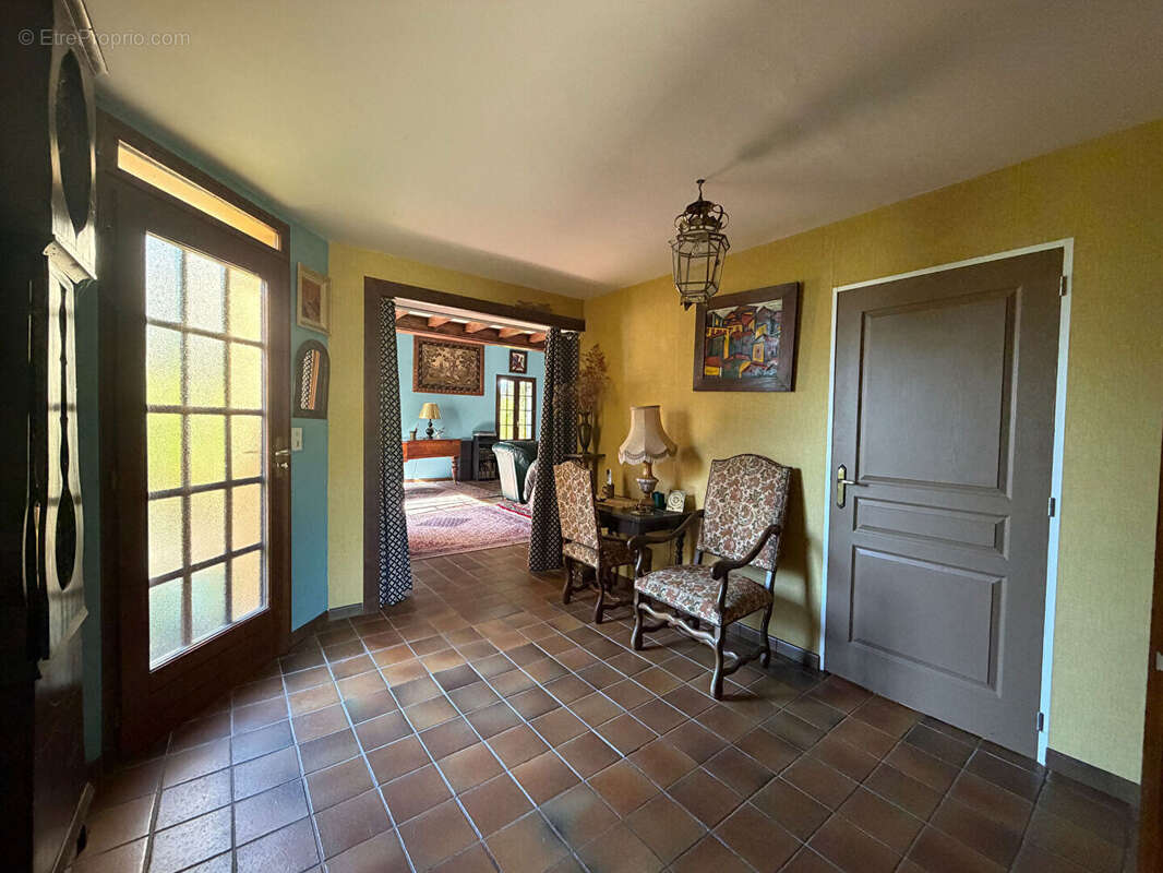 Maison Montvicq 6 pièce(s) 209.38 m2 - photo 2