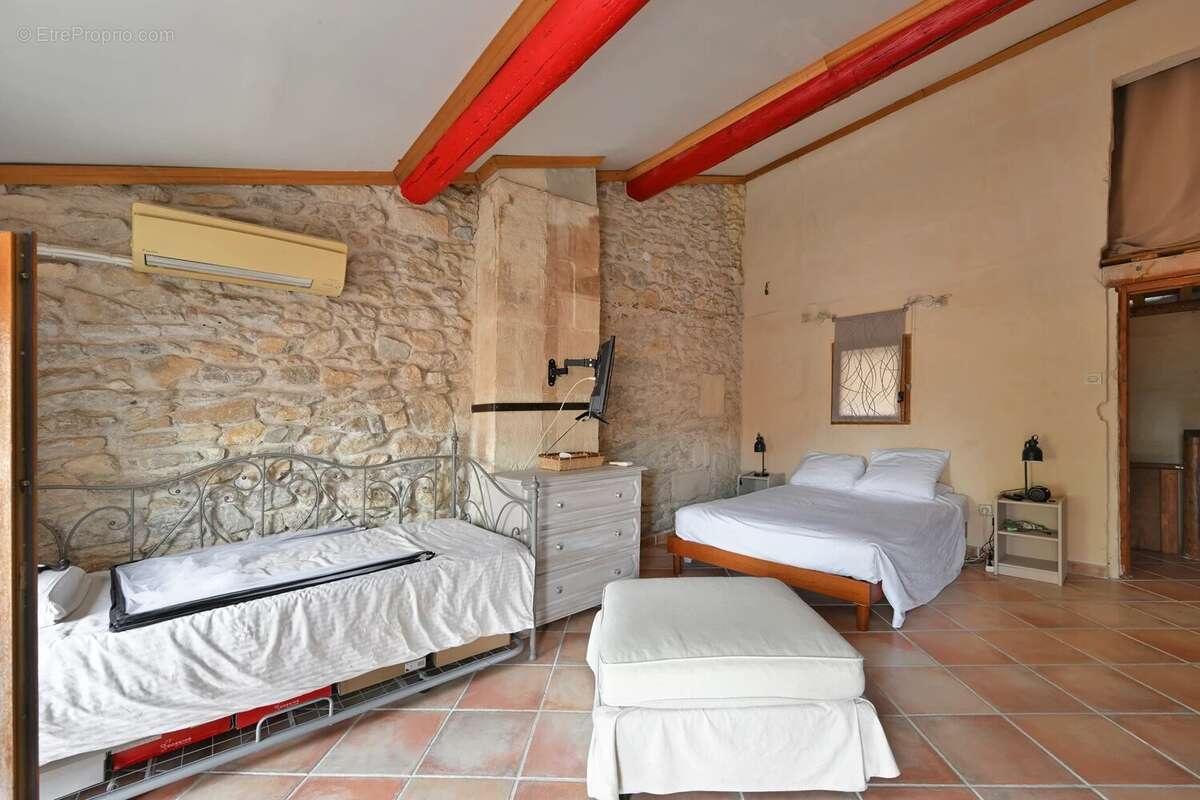 EXCLUSIVITÉ LEONIS IMMOBILIER – Maison de ville de charme avec cour intimiste et exposition plein Sud! - photo 13
