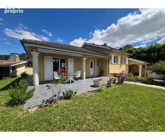 Maison à MONTANAY