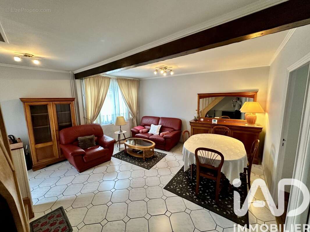 Maison 95 m² à Saint-Arnoult-En-Yvelines  - photo 2