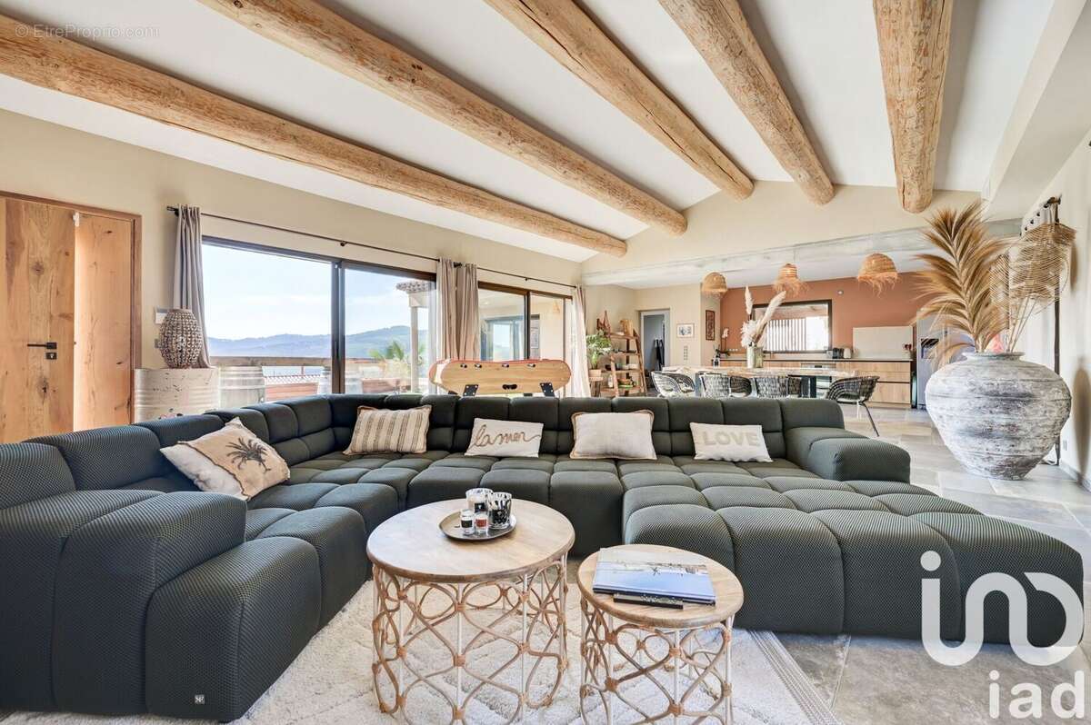 Photo 3 - Maison à LE CASTELLET