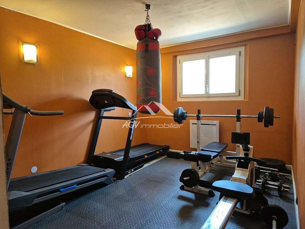 Maison à SAINT-HILAIRE-DE-BRETHMAS