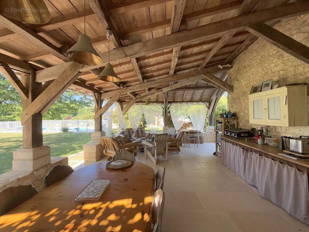 Maison à CHARRAS