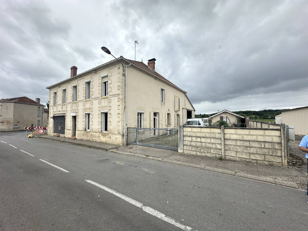 Appartement à LAGUPIE