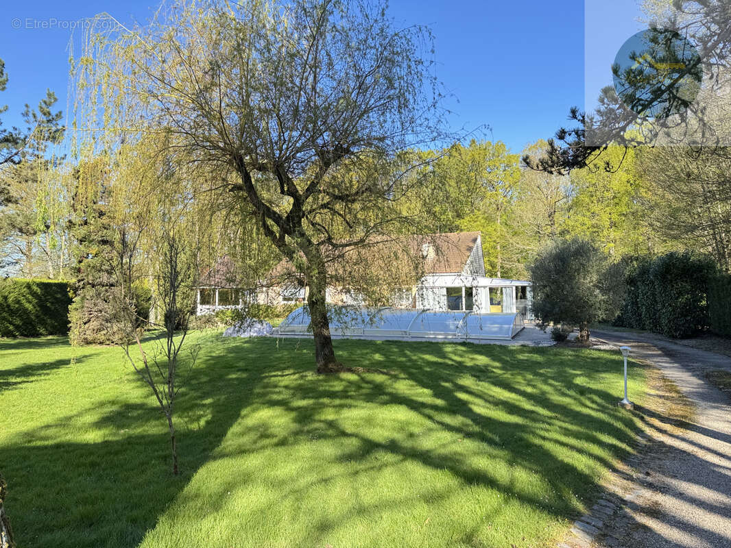 Maison à VAUX-SUR-LUNAIN