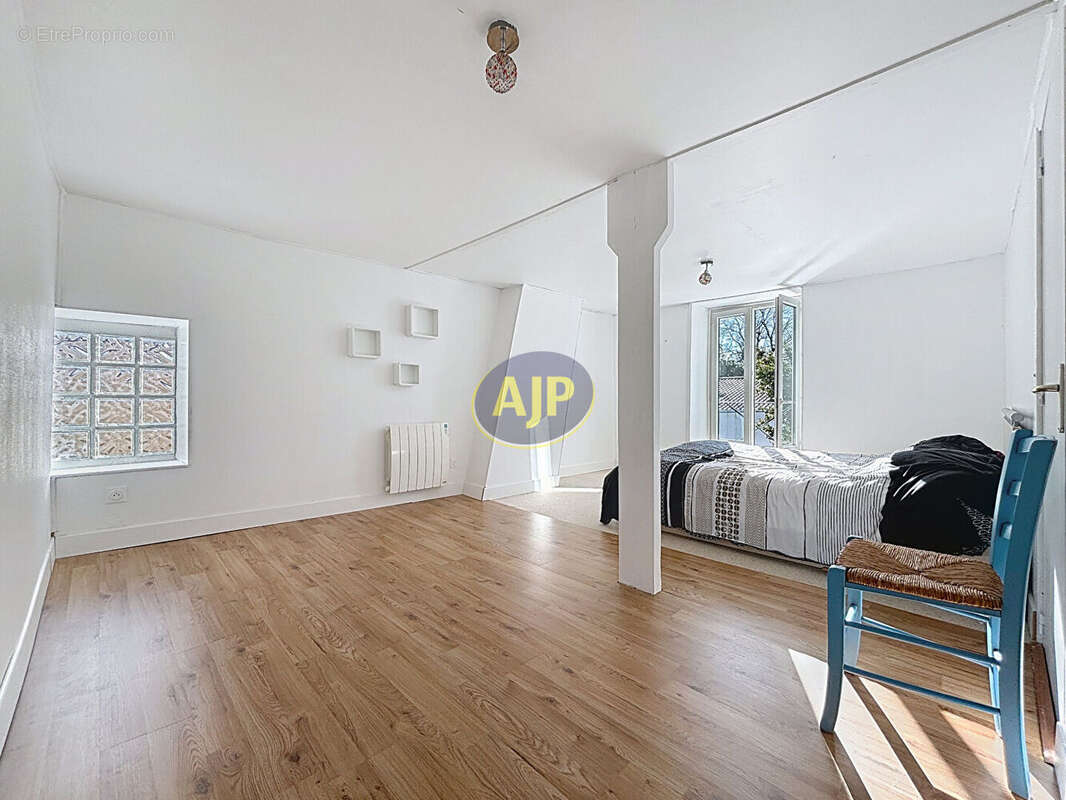 Maison à TONNAY-CHARENTE