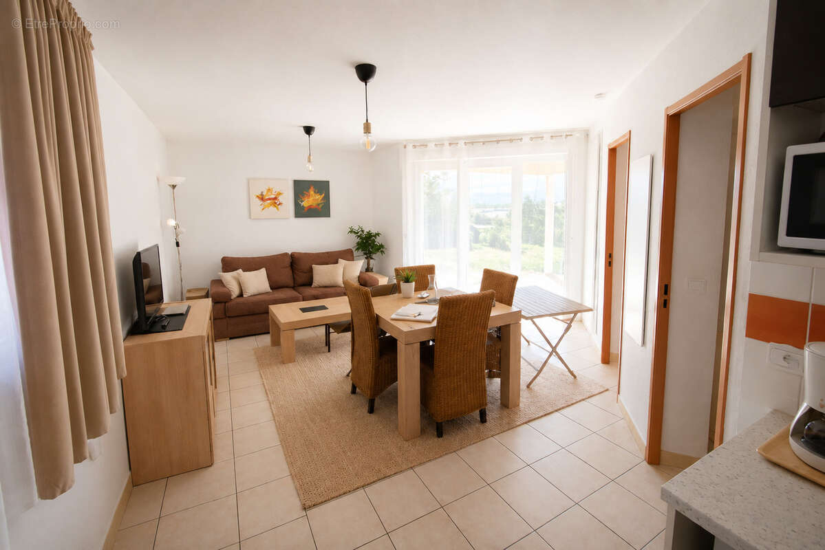 Appartement à SIGNES