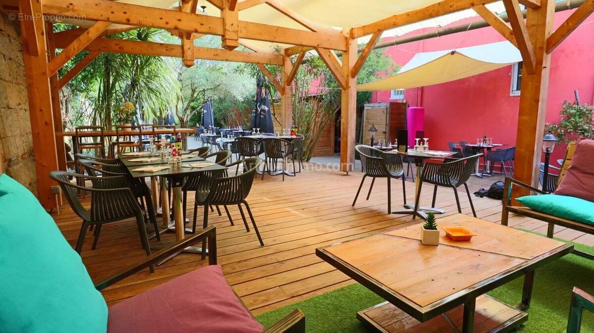 Commerce à ARVEYRES