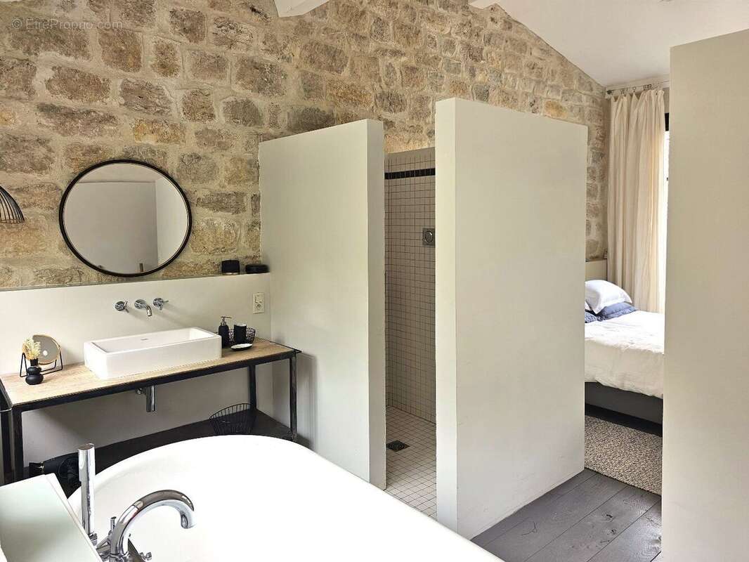 Un cadre d'exception au coeur d'un village médiéval - Montcuq-En-Quercy-Blanc - photo 18