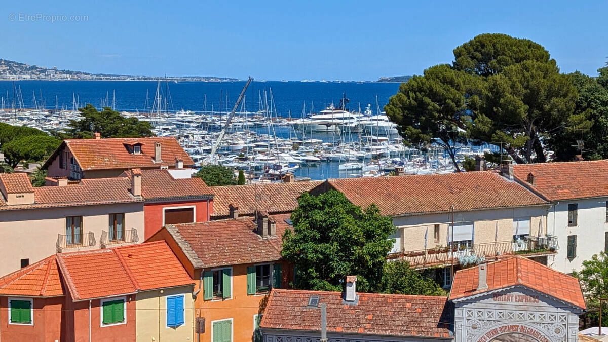 Appartement à MANDELIEU-LA-NAPOULE