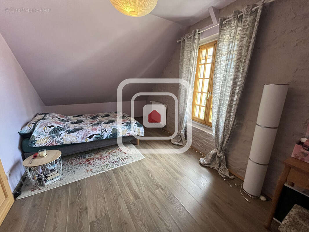 Maison à BOURG-ET-COMIN