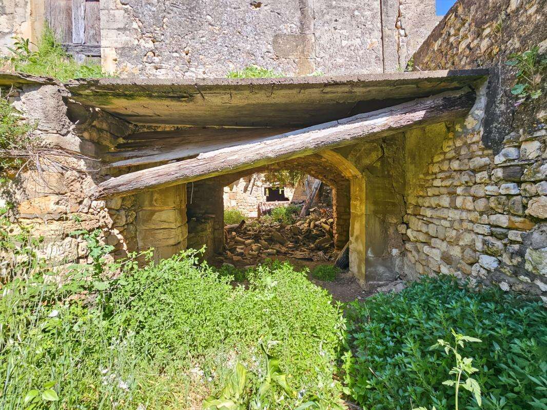 À Vendre proche d'Uzès maison de village à rénover - photo 11