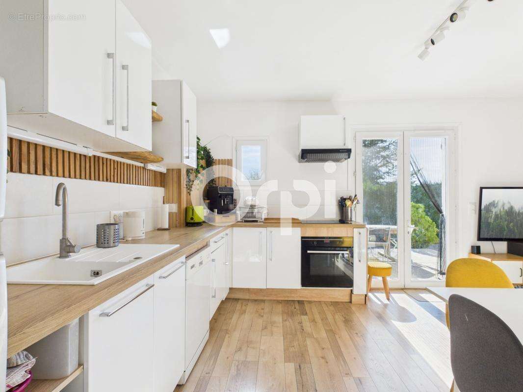 Maison à TOURRETTES