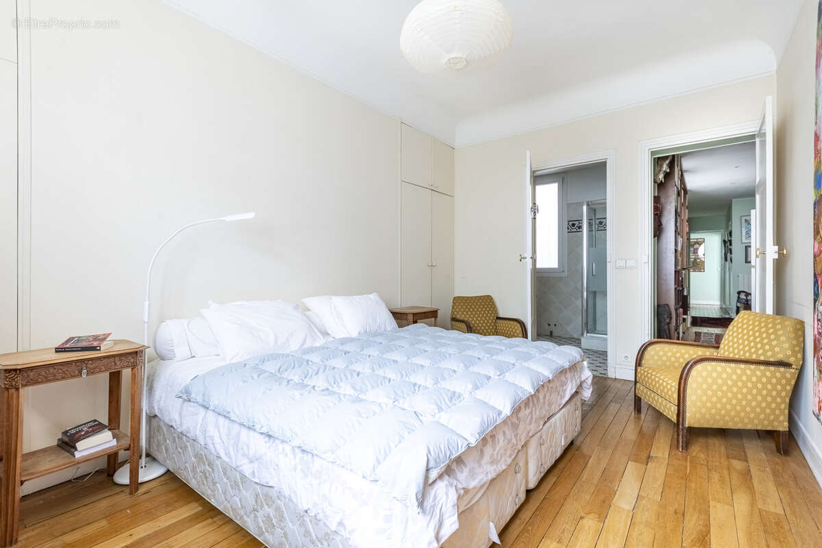 Appartement à PARIS-8E