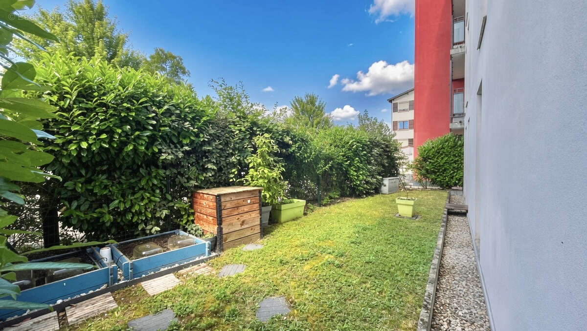 Appartement T3 récent coeur de Craponne - photo 2