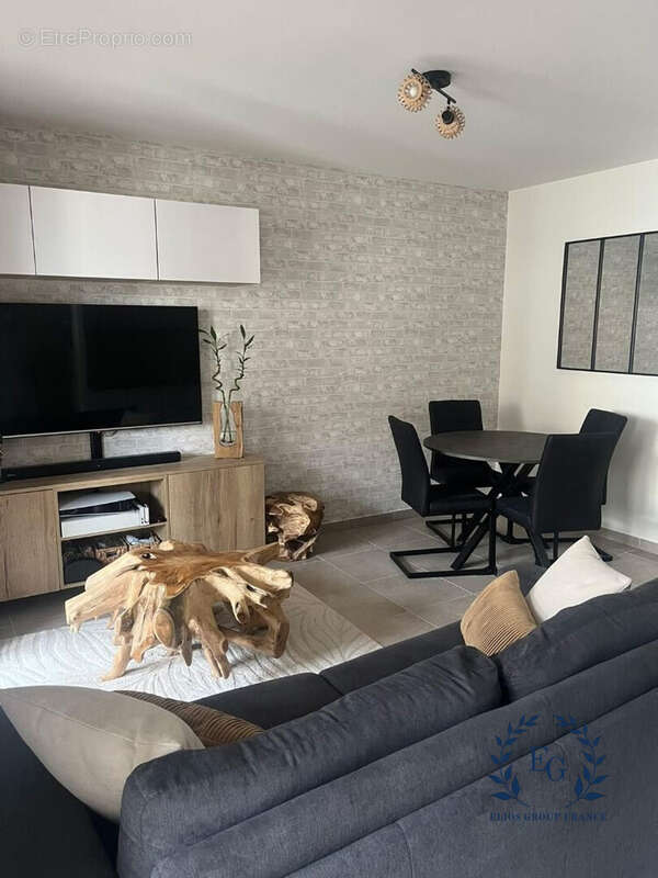 Appartement à ROUGIERS
