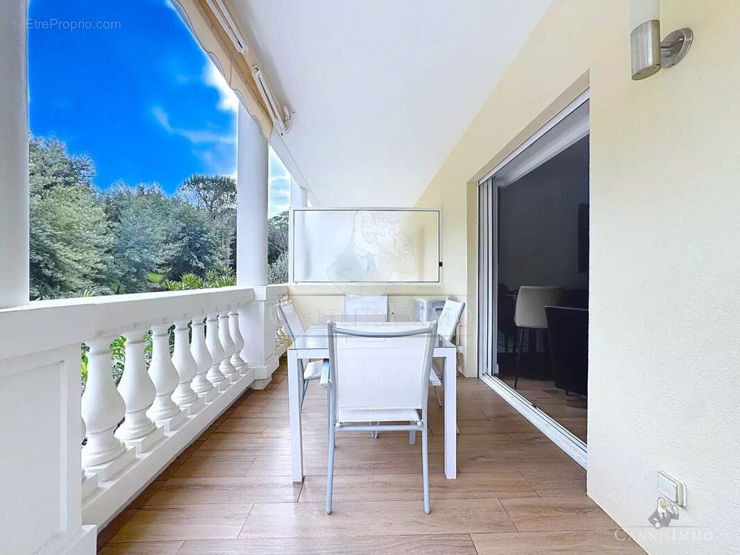 Appartement à MANDELIEU-LA-NAPOULE