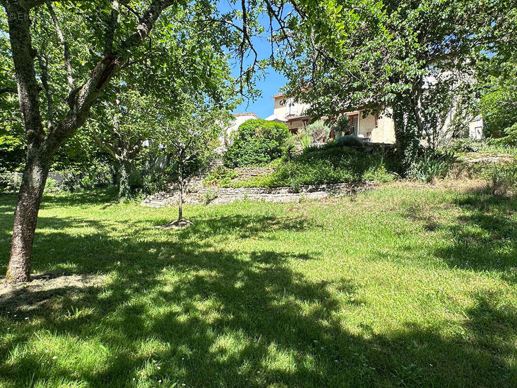 Maison familiale 148 m² - 4 chambres -Bureau -Garage 43 m² Terrain 1 039 m² ? Mouthiers-sur-Boëme - photo 6