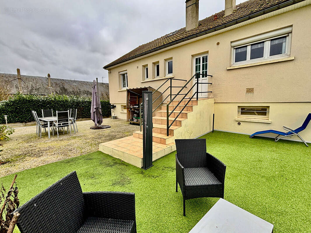 Maison à MAINVILLIERS