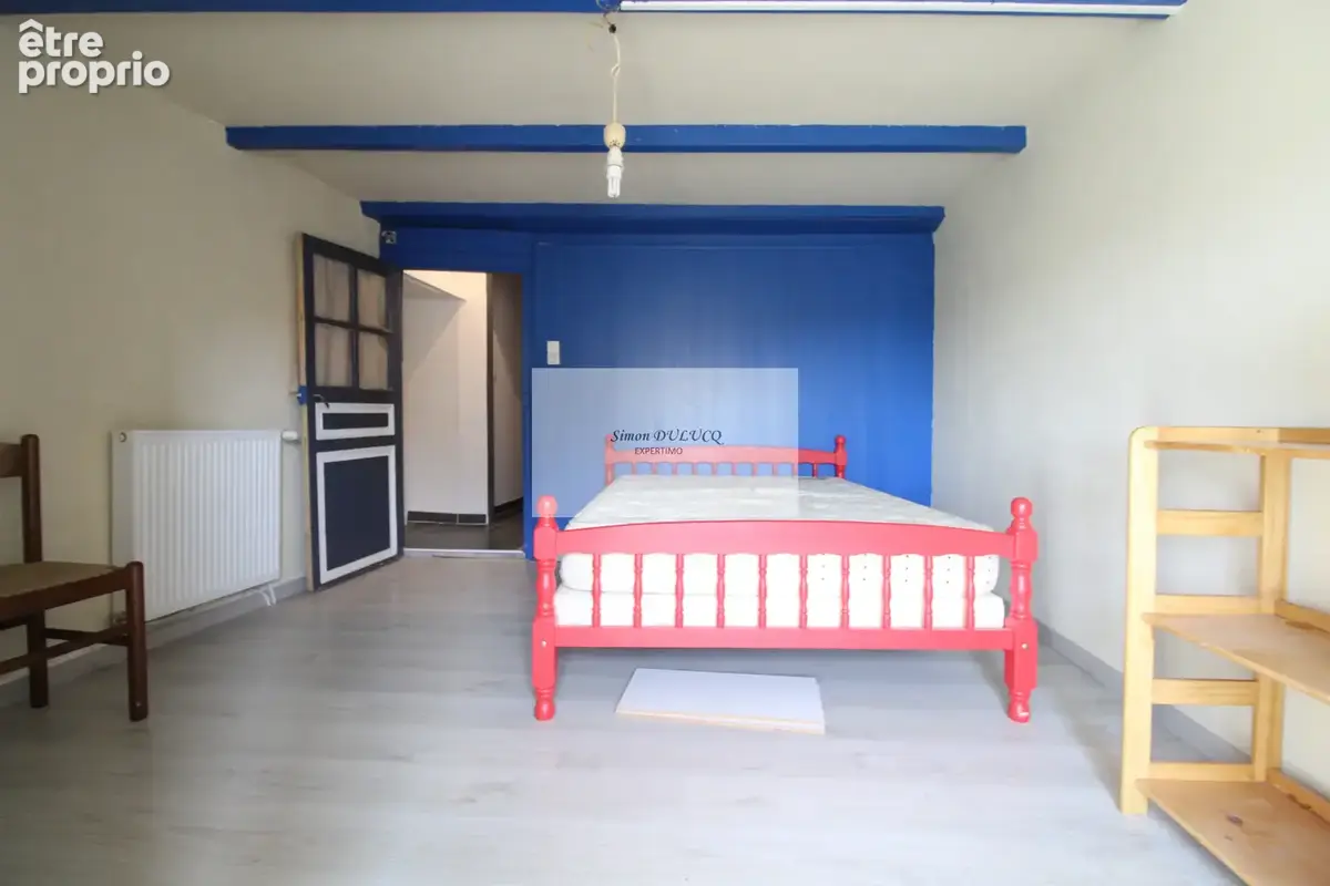 Maison de village avec terrain constructible, calme, terrasse et beau potentiel - photo 12