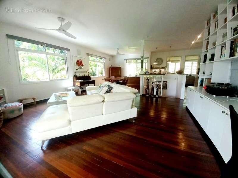 Maison à PETIT-BOURG