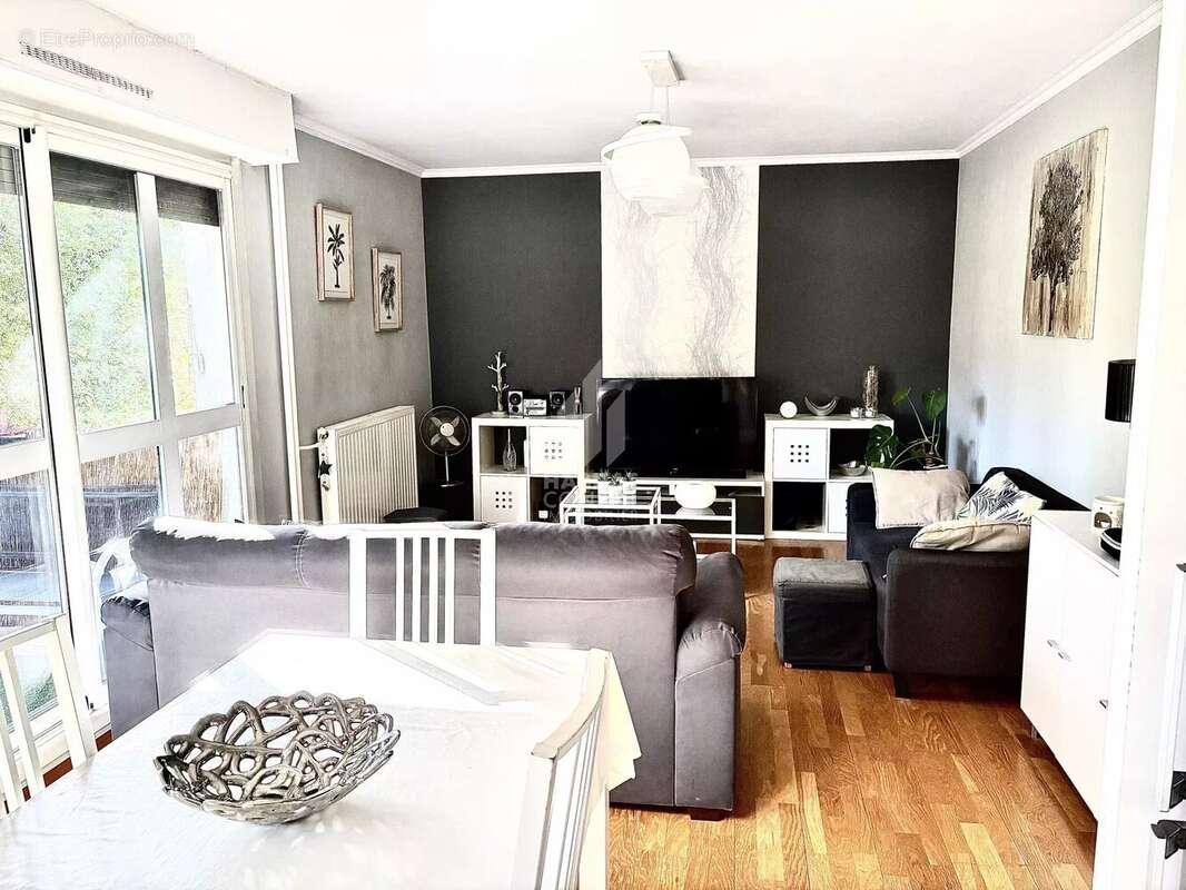 Appartement à MEYLAN