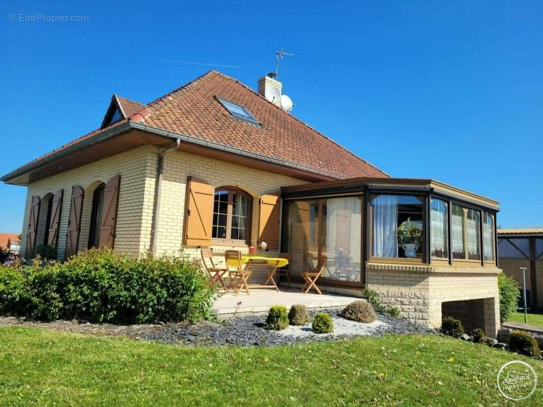 Maison à BAYENGHEM-LES-EPERLECQUES